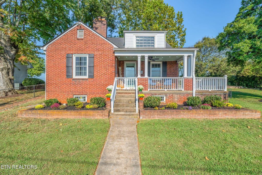 Photo of 1427 Exeter Ave, Knoxville, TN 37921 (MLS # 1318461)