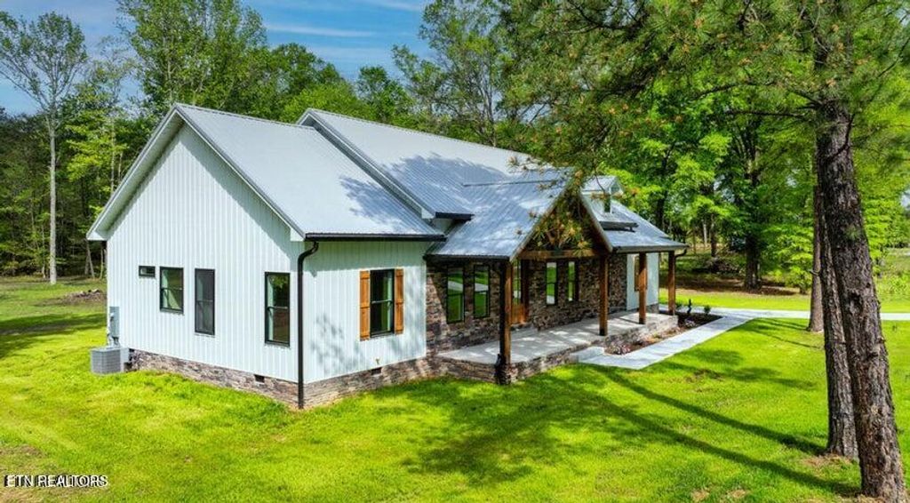 Photo of 455 Sunset Harbor Drive, Dandridge, TN 37725 (MLS # 1307980)