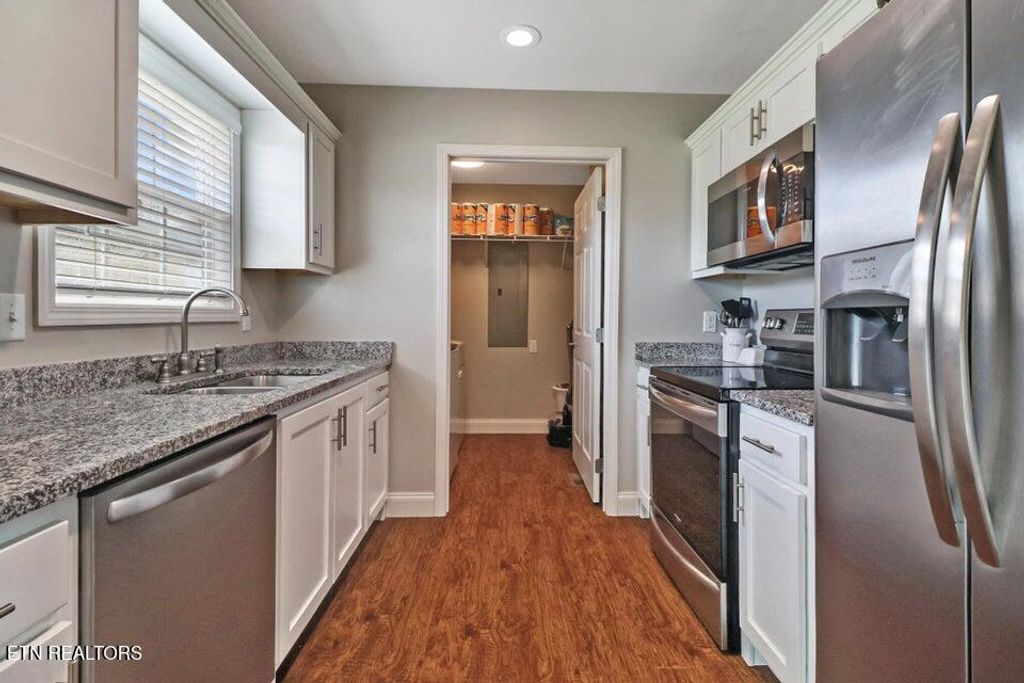 Photo of 614 Tabor Loop, Crossville, TN 38571 (MLS # 1313423)