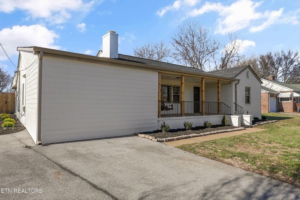 Photo of 507 Lindy Drive, Knoxville, TN 37920 (MLS # 1331266)