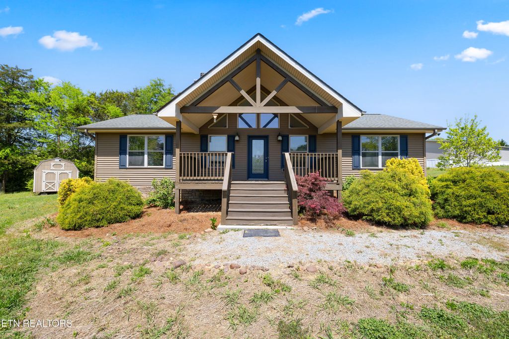 Photo of 1462 Sandy Ridge Rd, Dandridge, TN 37725 (MLS # 1338003)