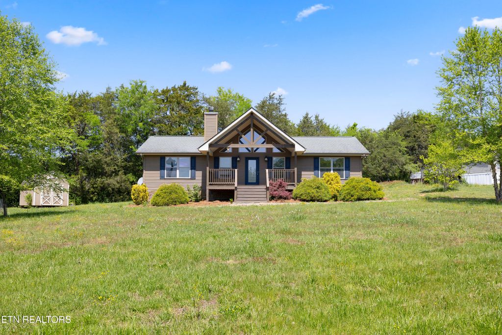 Photo of 1462 Sandy Ridge Rd, Dandridge, TN 37725 (MLS # 1338003)