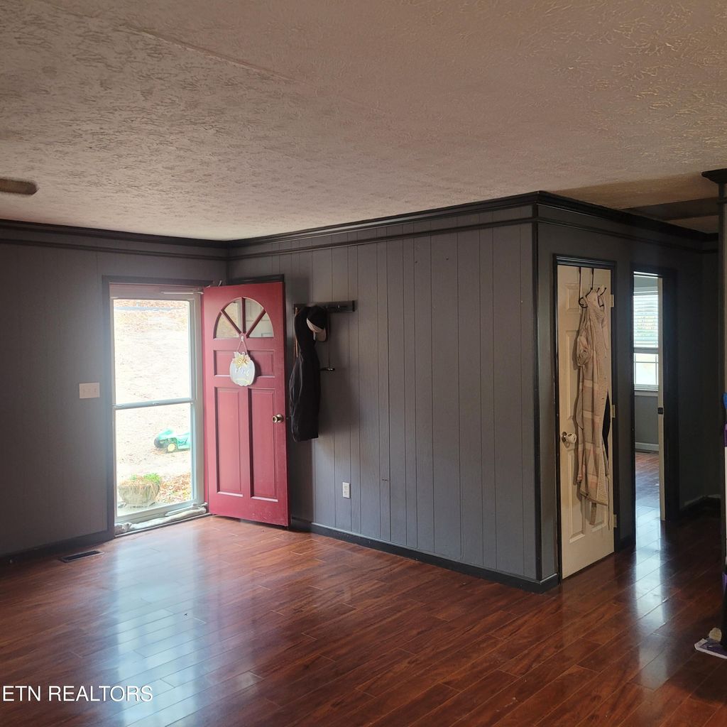 Photo of 681 Harmon Rd, New Tazewell, TN 37825 (MLS # 1247311)