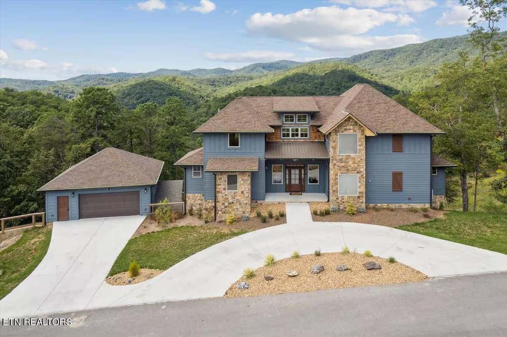 Photo of 3142 Smoky Bluff Tr, Sevierville, TN 37862 (MLS # 1343145)