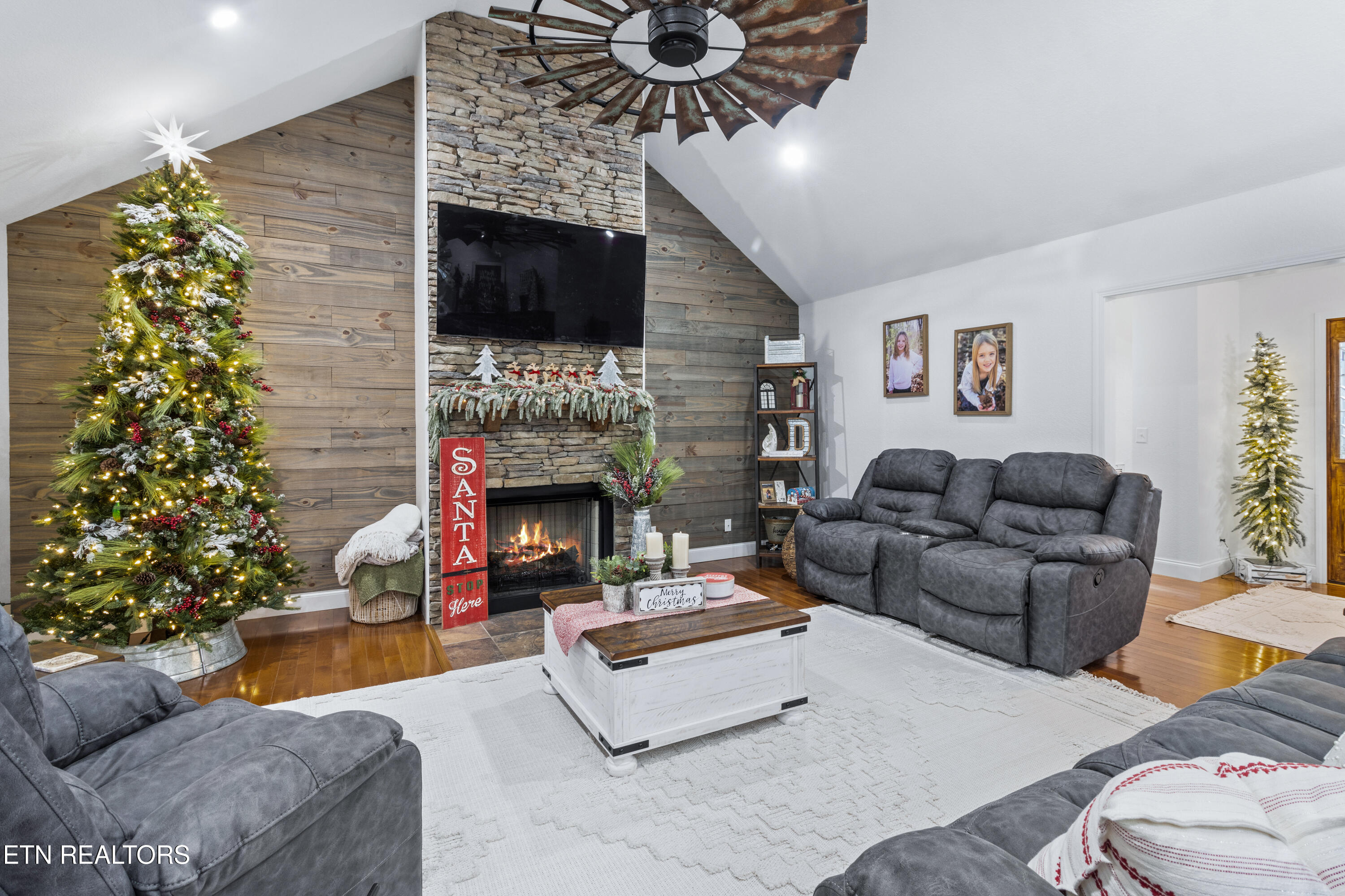 203 Redtail Hollow Rd
