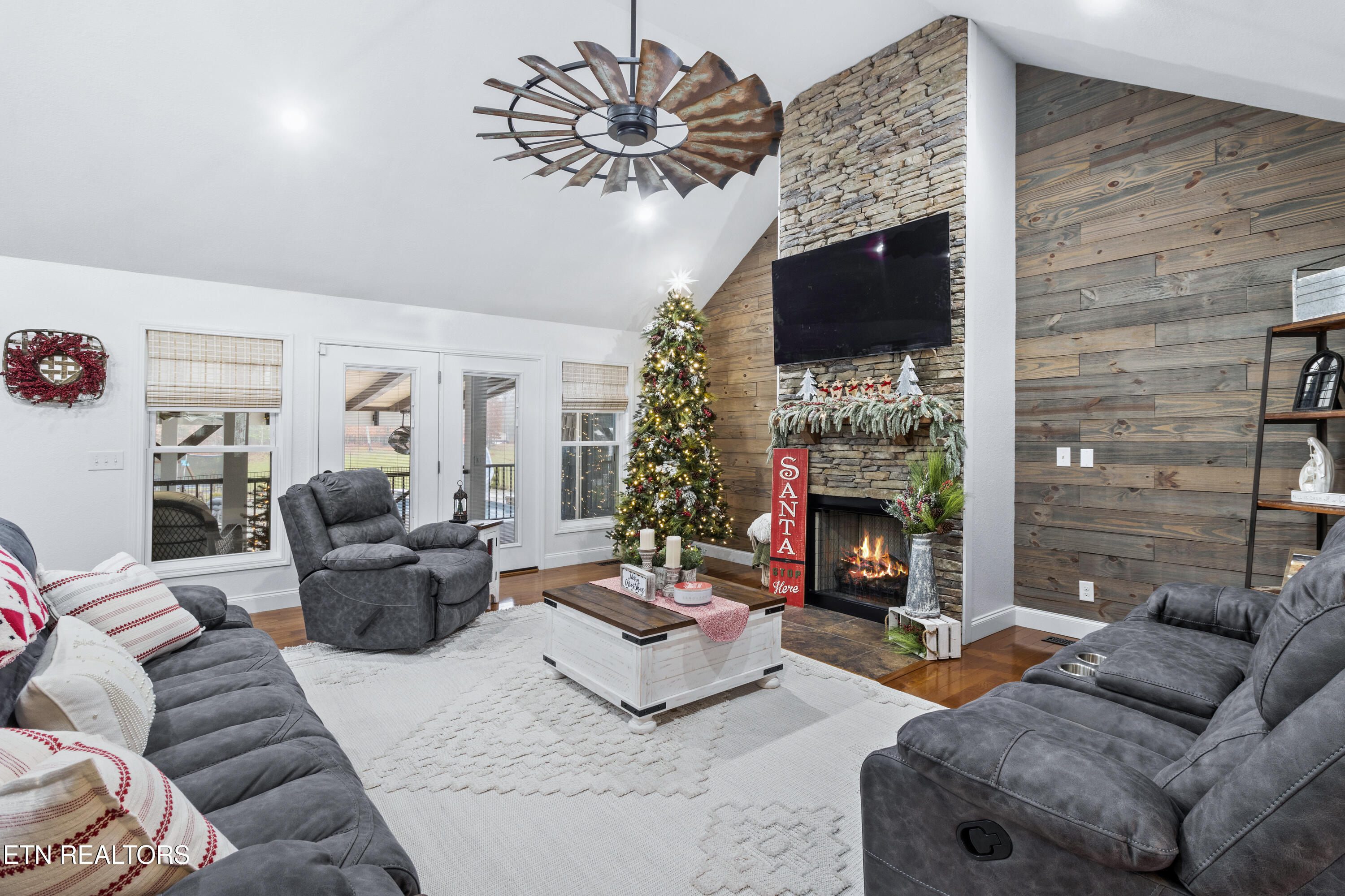 203 Redtail Hollow Rd