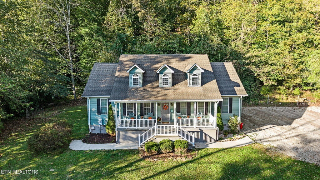 Photo of 210 Walden Ave, Oliver Springs, TN 37840 (MLS # 1358589)