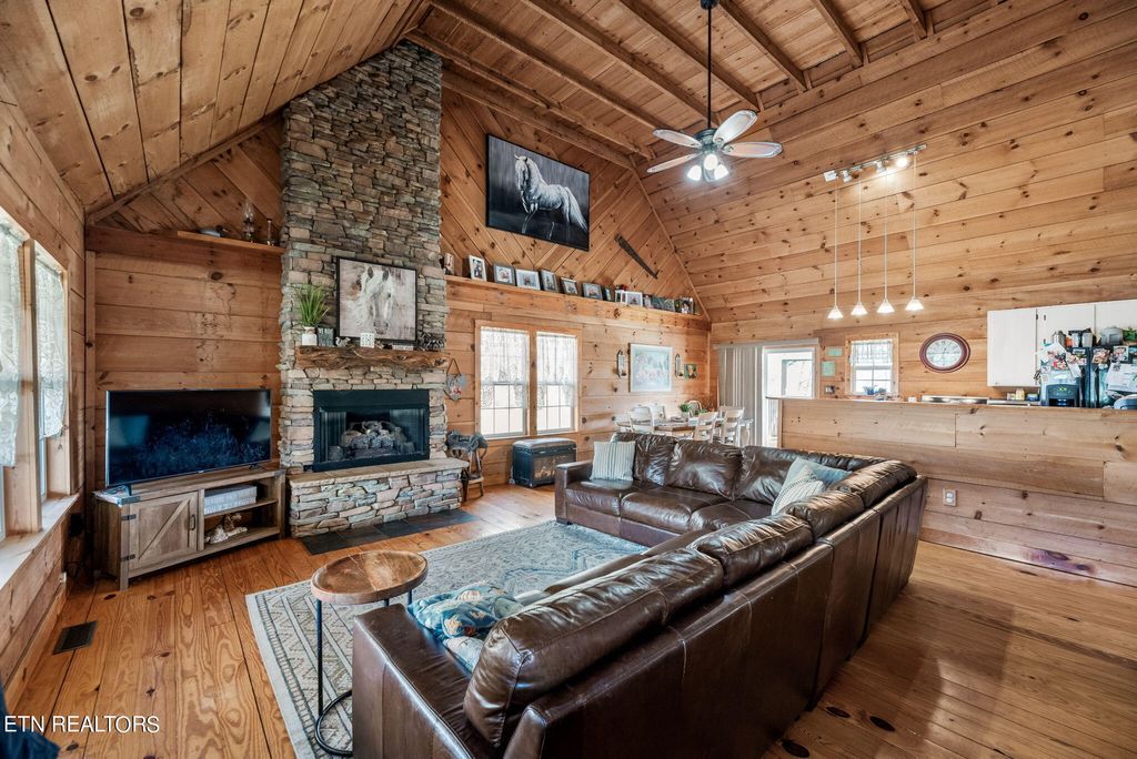 Photo of 1516 Knoxville Hwy, Wartburg, TN 37887 (MLS # 1256007)