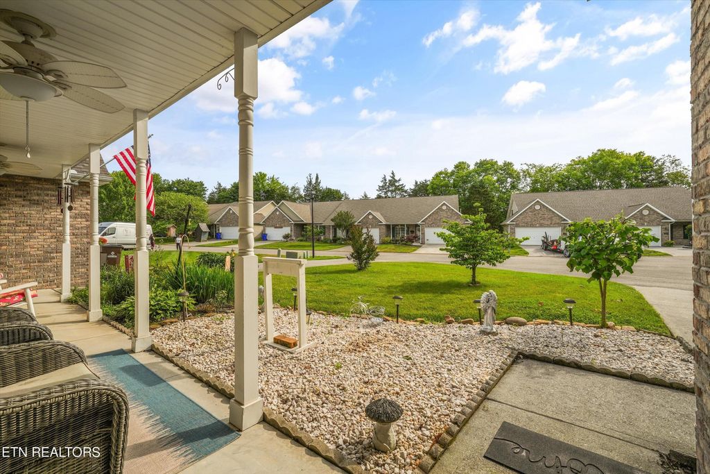 Photo of 1676 Emerald Pointe Lane, Knoxville, TN 37918 (MLS # 1342838)