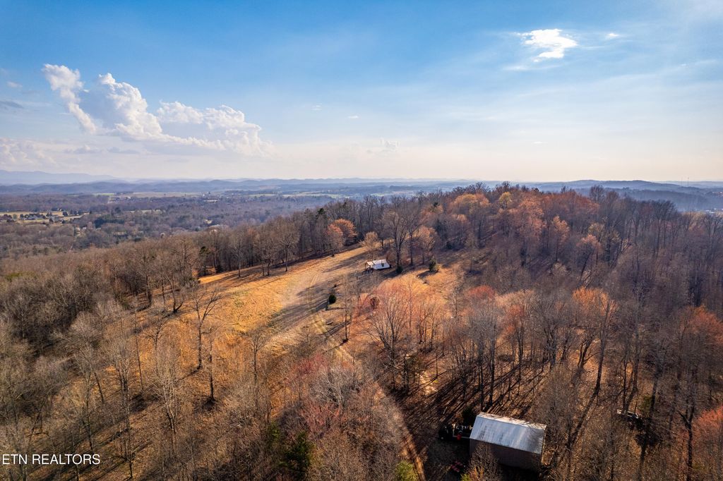 Photo of 184 Badger Rd, Madisonville, TN 37354 (MLS # 1331839)