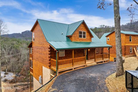 809 String Run Way Pigeon Forge TN 37863