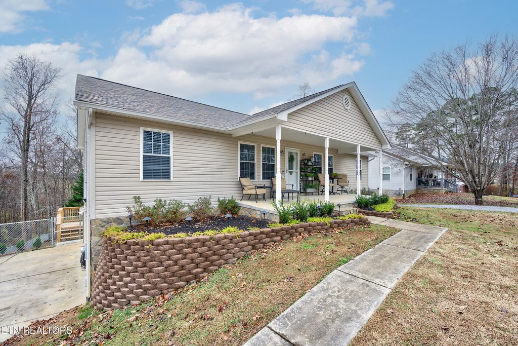 Photo of 1479 Green Acres Drive, Newport, TN 37821 (MLS # 1324235)