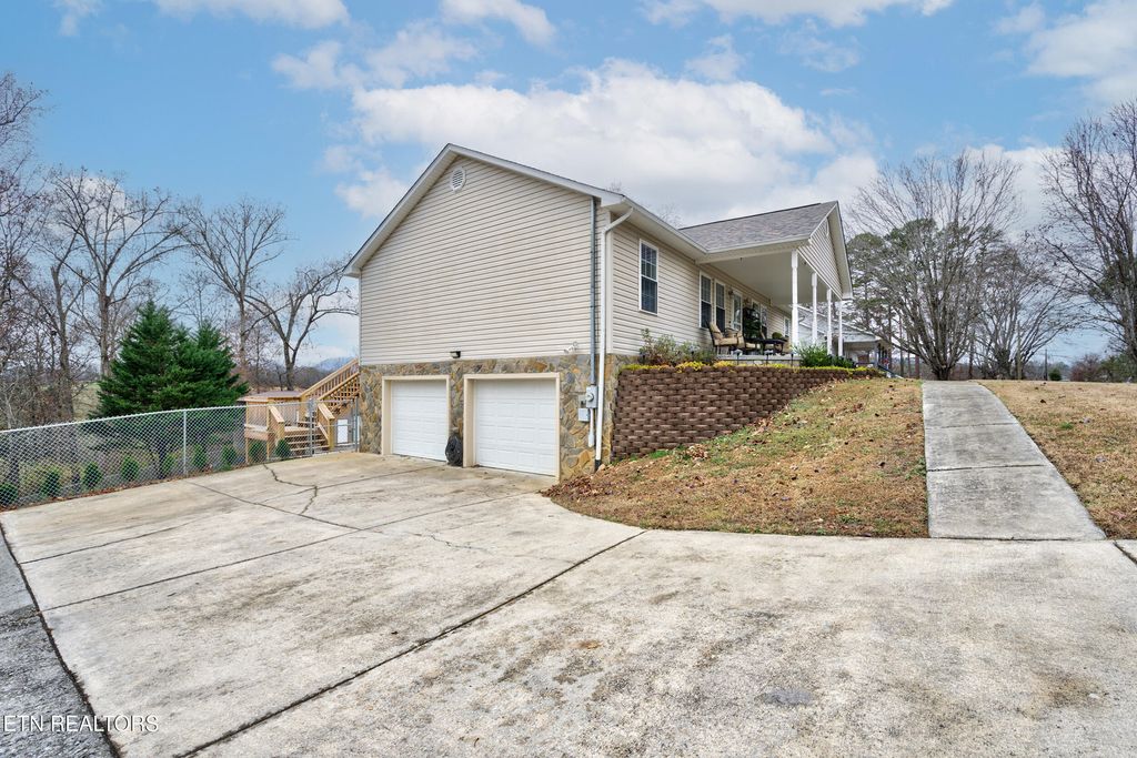 Photo of 1479 Green Acres Drive, Newport, TN 37821 (MLS # 1324235)