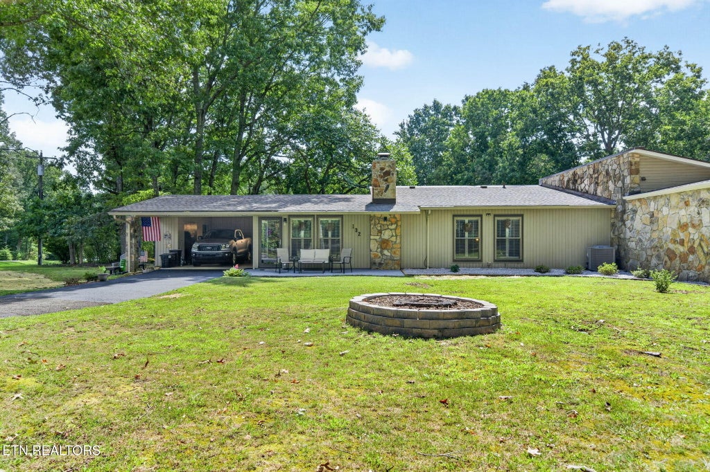 Photo of 132 Dovenshire Drive, Crossville, TN 38558 (MLS # 1356092)