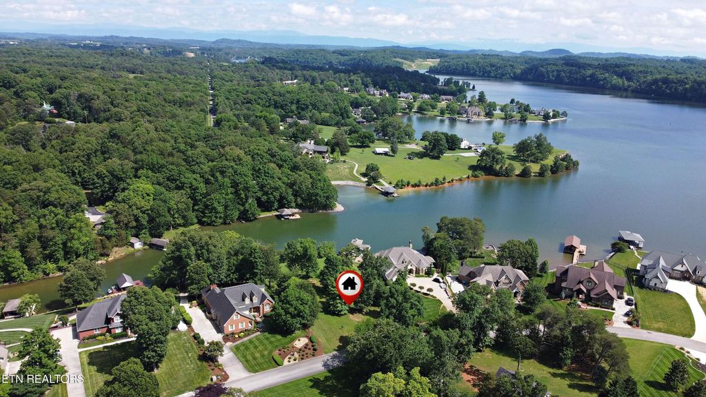 Photo of 355 Conkinnon Drive, Lenoir City, TN 37772 (MLS # 1301702)