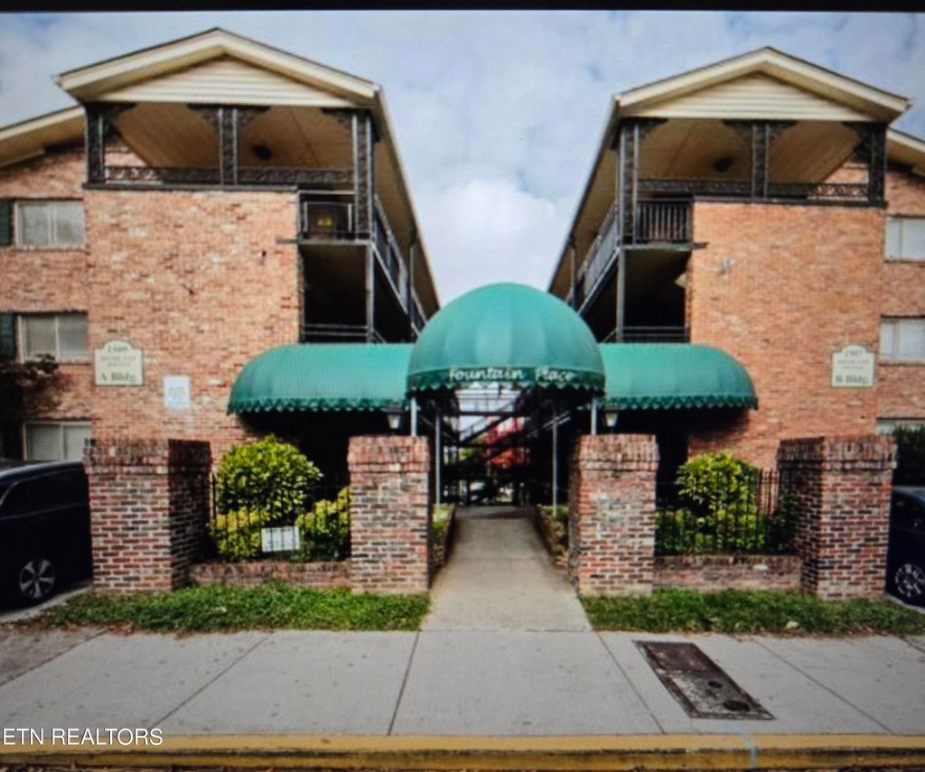 Photo of 1509 Highland Ave #A401, Knoxville, TN 37916 (MLS # 1333976)