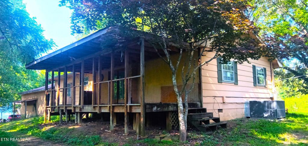 Photo of 117 Pine Ridge Rd, Heiskell, TN 37754 (MLS # 1272422)