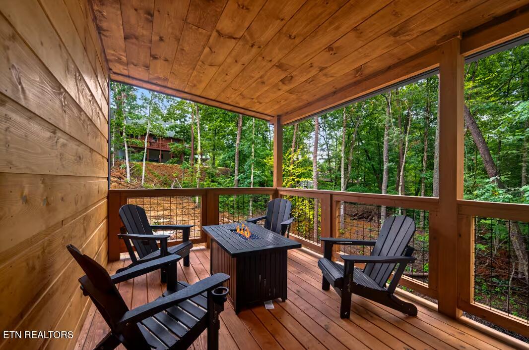 615 Country Oaks Drive
