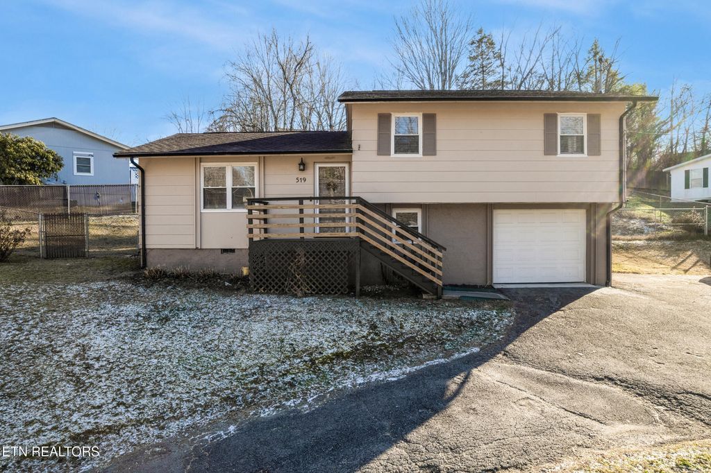 Photo of 519 Sleepy Hollow Rd, Oliver Springs, TN 37840 (MLS # 1287804)
