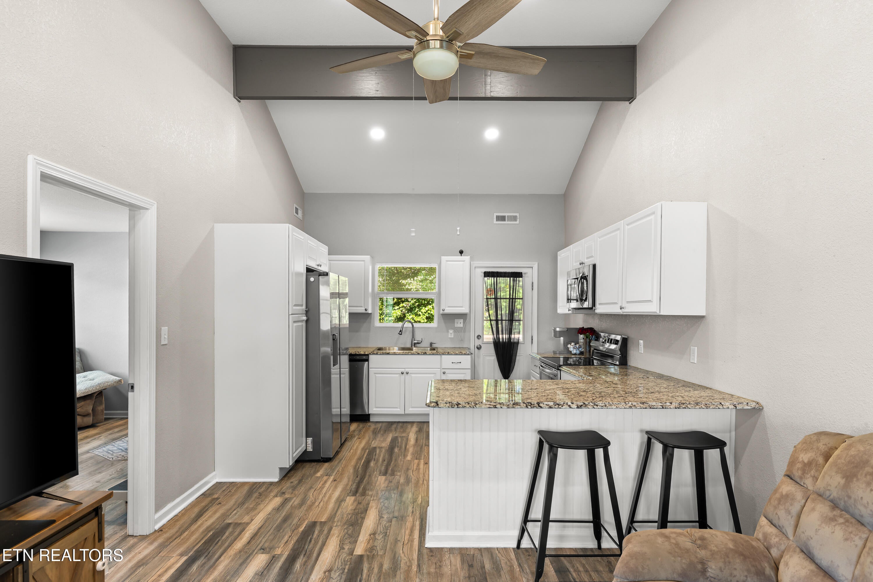 523 E Lincoln Rd