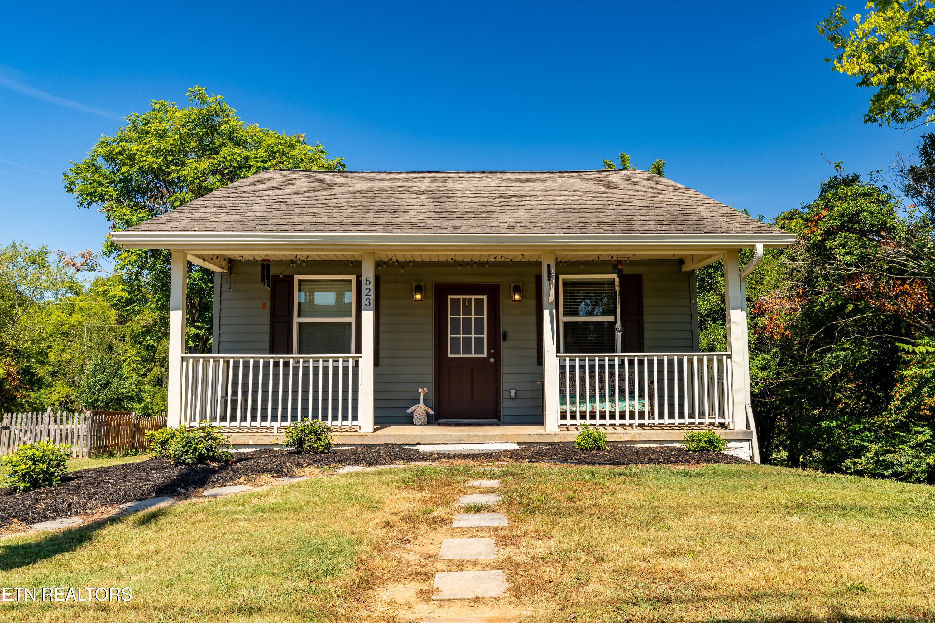 523 E Lincoln Rd