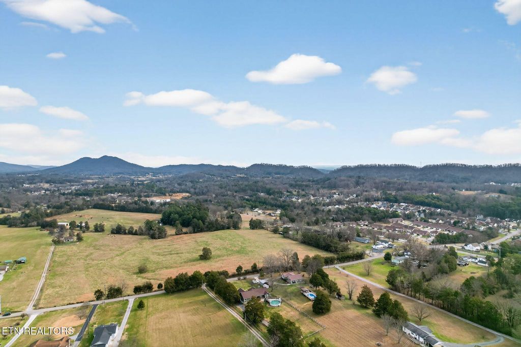 Photo of 4721 Wise Springs Rd Rd, Knoxville, TN 37918 (MLS # 1326197)