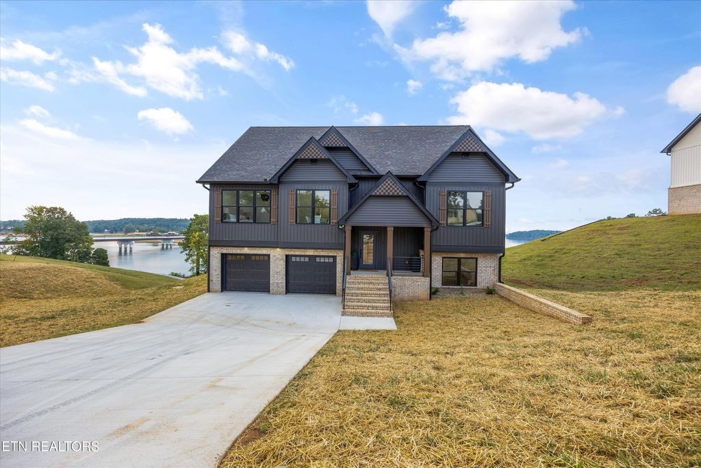 Photo of 411 Hampton Way, Dandridge, TN 37725 (MLS # 1316043)