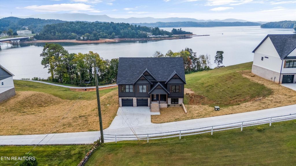 Photo of 411 Hampton Way, Dandridge, TN 37725 (MLS # 1316043)