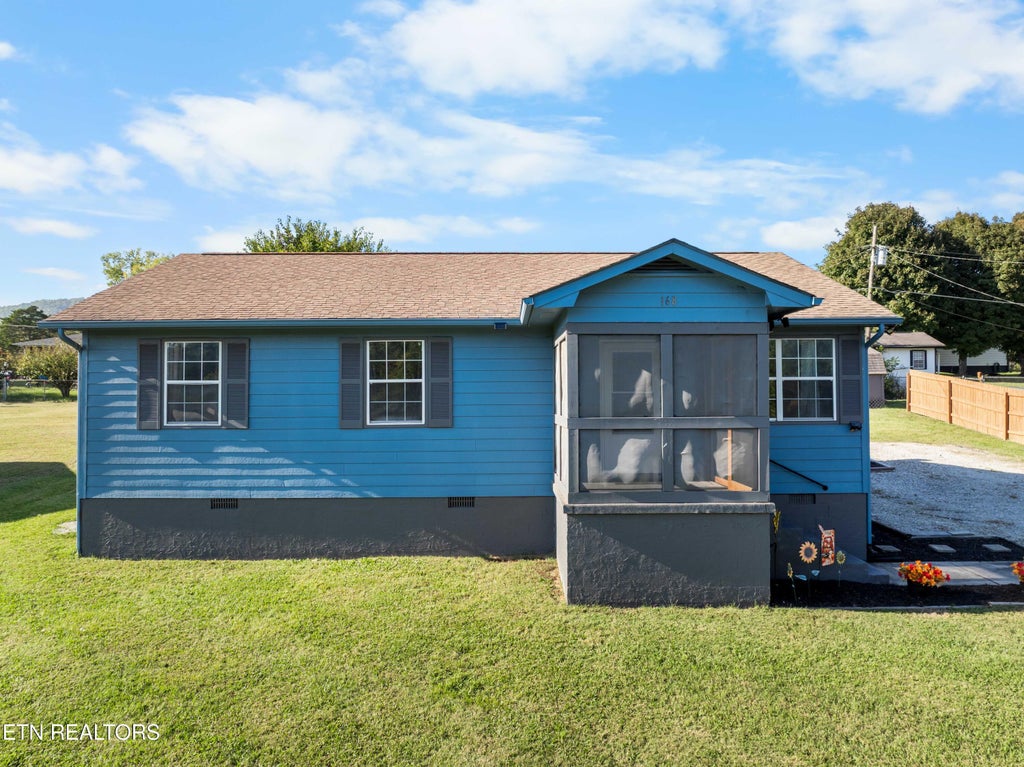 Photo of 168 Pack St, Jacksboro, TN 37757 (MLS # 1359120)