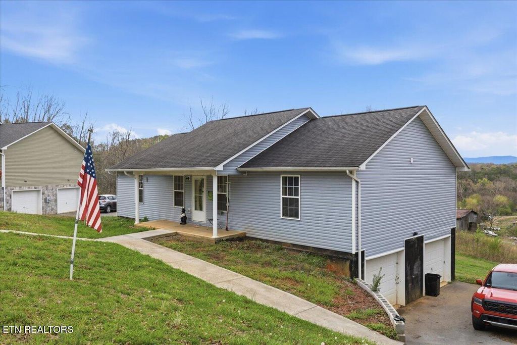 Photo of 741 Catherine Crisp Way, Kodak, TN 37764 (MLS # 1334077)