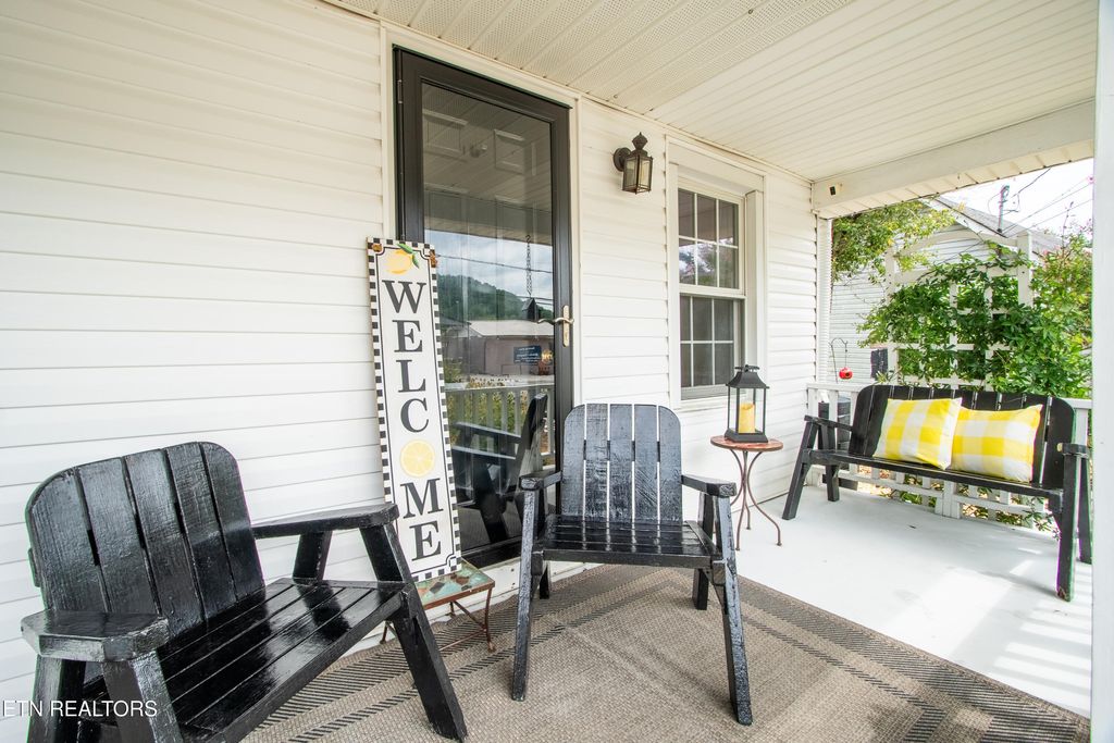 Photo of 318 N Main St, Rocky Top, TN 37769 (MLS # 1312749)