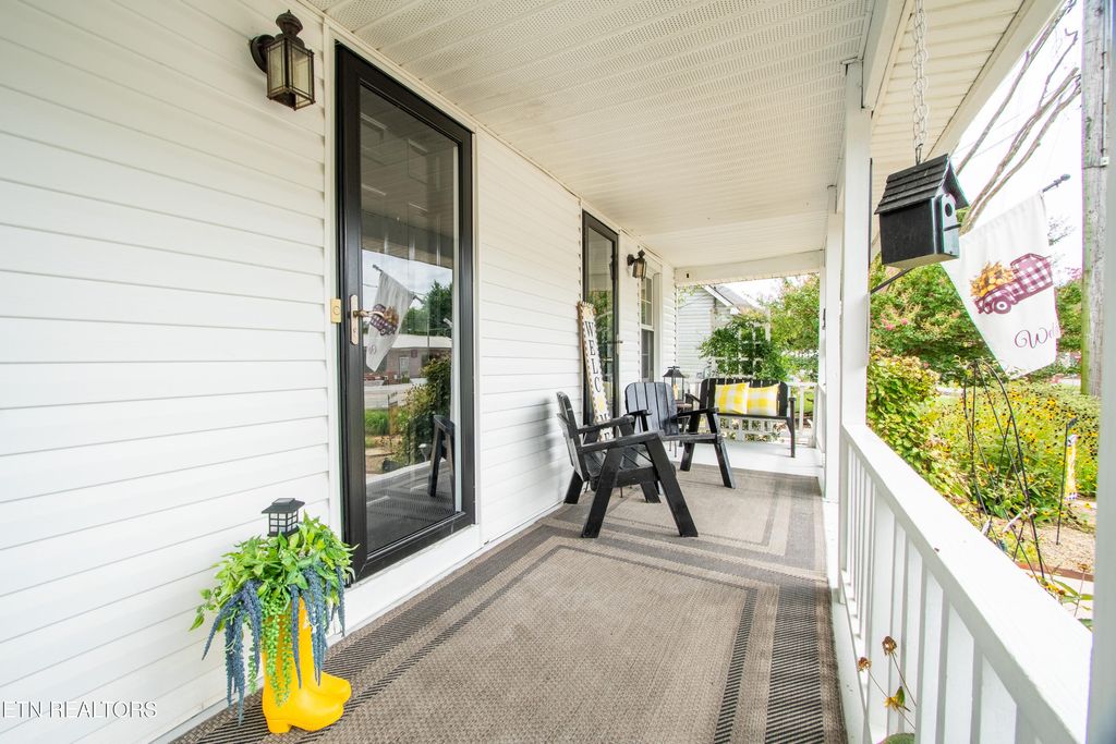 Photo of 318 N Main St, Rocky Top, TN 37769 (MLS # 1312749)