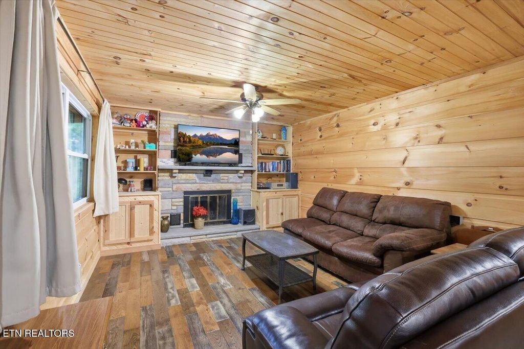 Photo of 1670 Slover Springs Rd, Dandridge, TN 37725 (MLS # 1340036)