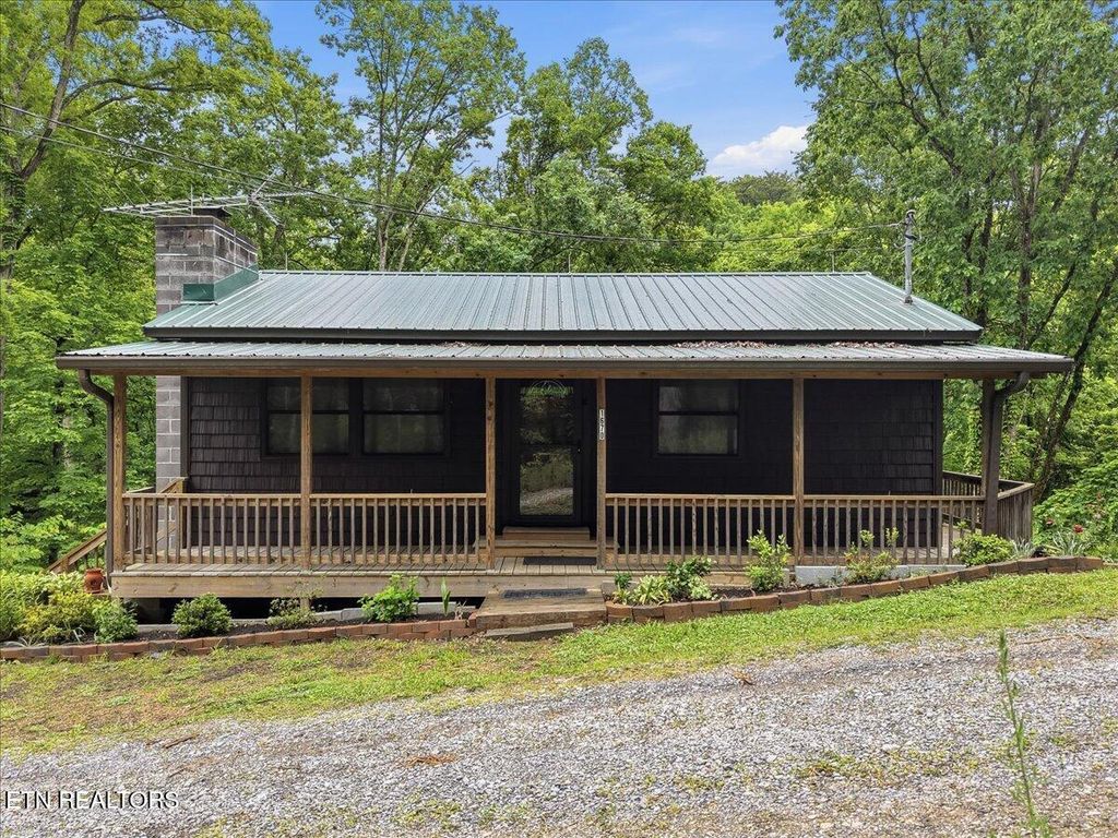 Photo of 1670 Slover Springs Rd, Dandridge, TN 37725 (MLS # 1340036)