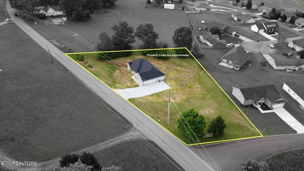 Photo of 140 Oak Grove Rd, Madisonville, TN 37354 (MLS # 1298362)