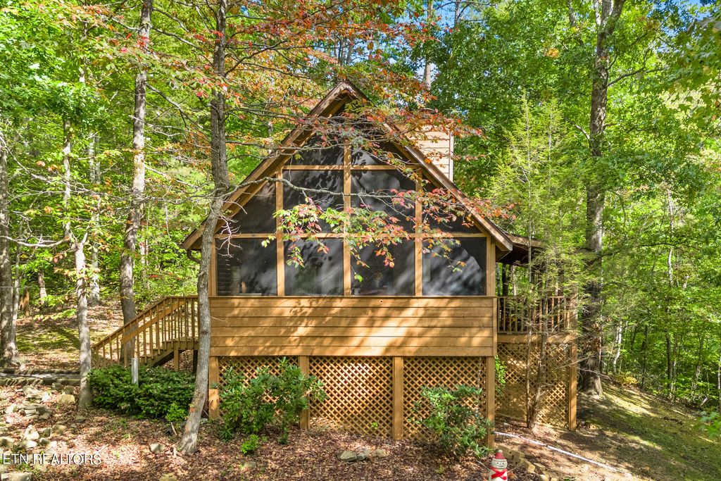 Photo of 2349 Courtney Lane, Sevierville, TN 37876 (MLS # 1242334)