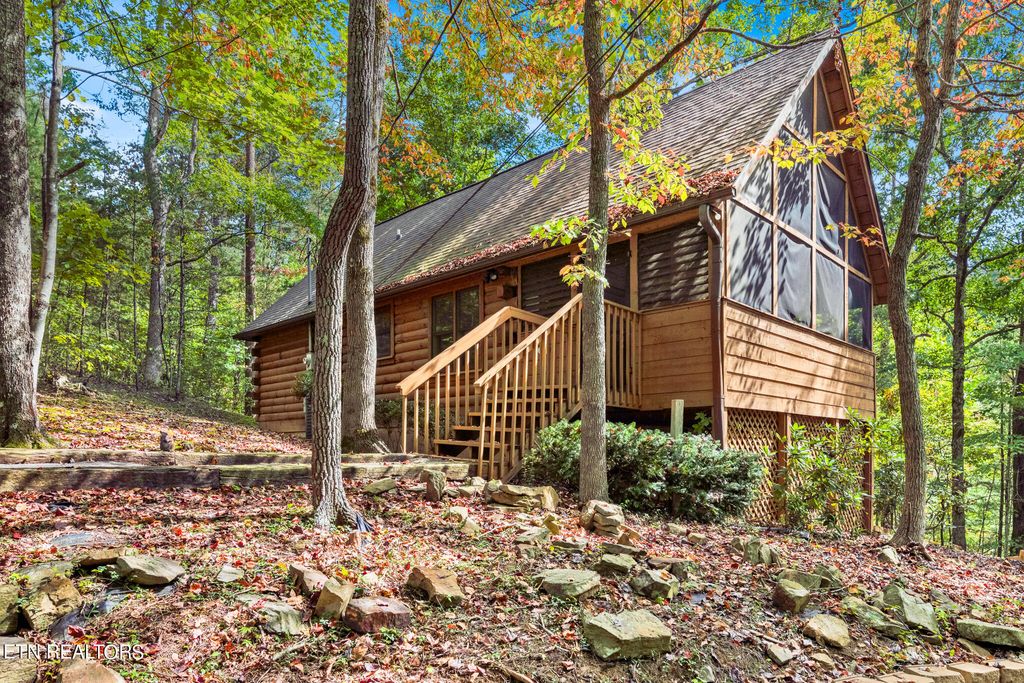 Photo of 2349 Courtney Lane, Sevierville, TN 37876 (MLS # 1242334)
