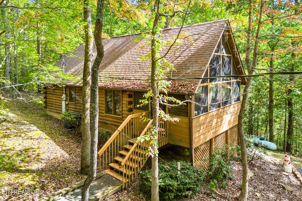 Photo of 2349 Courtney Lane, Sevierville, TN 37876 (MLS # 1242334)