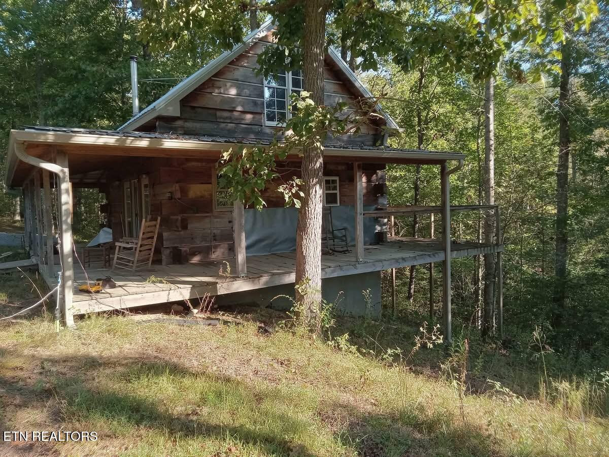 182 Hillbilly Lane