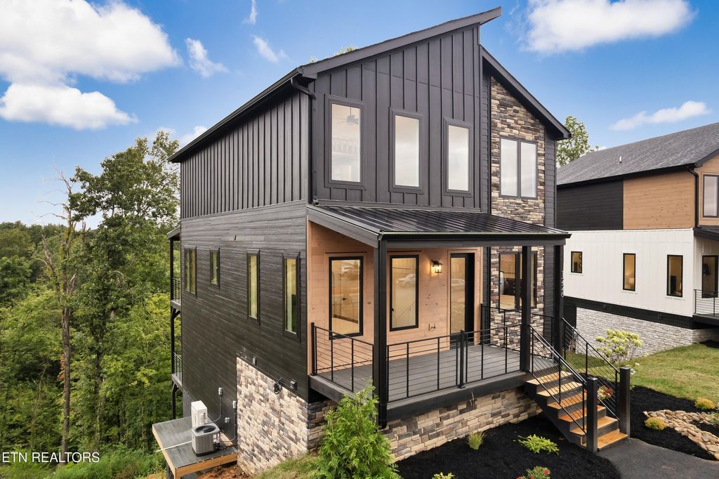 Photo of 1226 Reedmont Way, Sevierville, TN 37876 (MLS # 1333076)