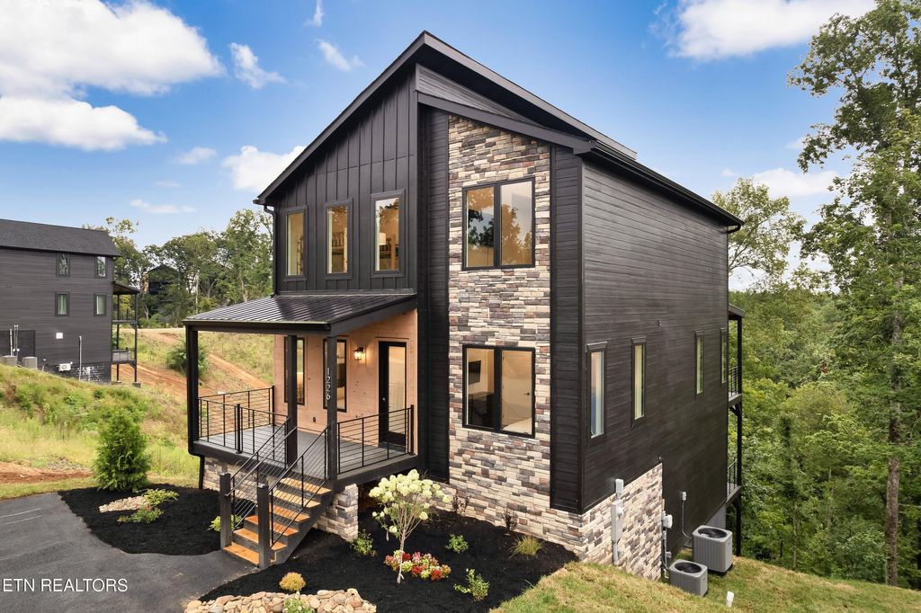 Photo of 1226 Reedmont Way, Sevierville, TN 37876 (MLS # 1333076)