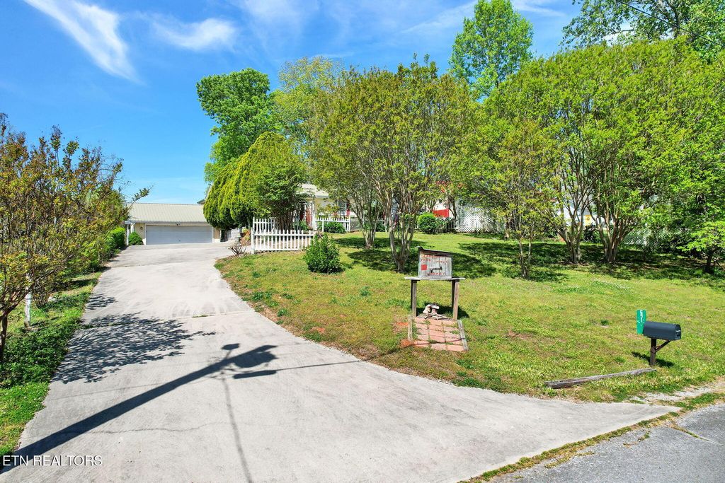 Photo of 691 Lakehaven Circle, Decatur, TN 37322 (MLS # 1336918)