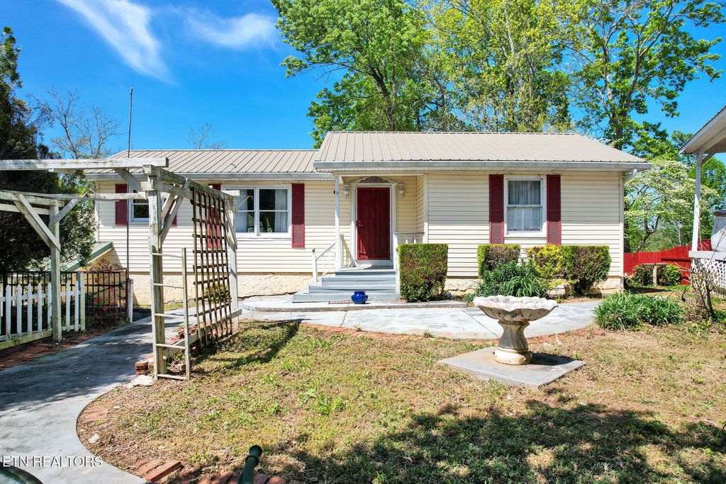 Photo of 691 Lakehaven Circle, Decatur, TN 37322 (MLS # 1336918)