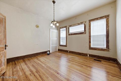 Tiny photo for 227 E Burwell Ave, Knoxville, TN 37917 (MLS # 1349511)