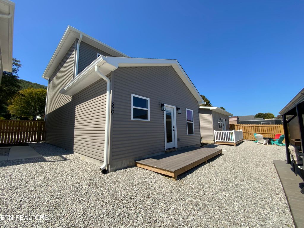 Photo of 329 7Th St, Rocky Top, TN 37769 (MLS # 1315208)