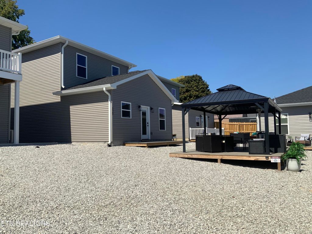 Photo of 329 7Th St, Rocky Top, TN 37769 (MLS # 1315208)