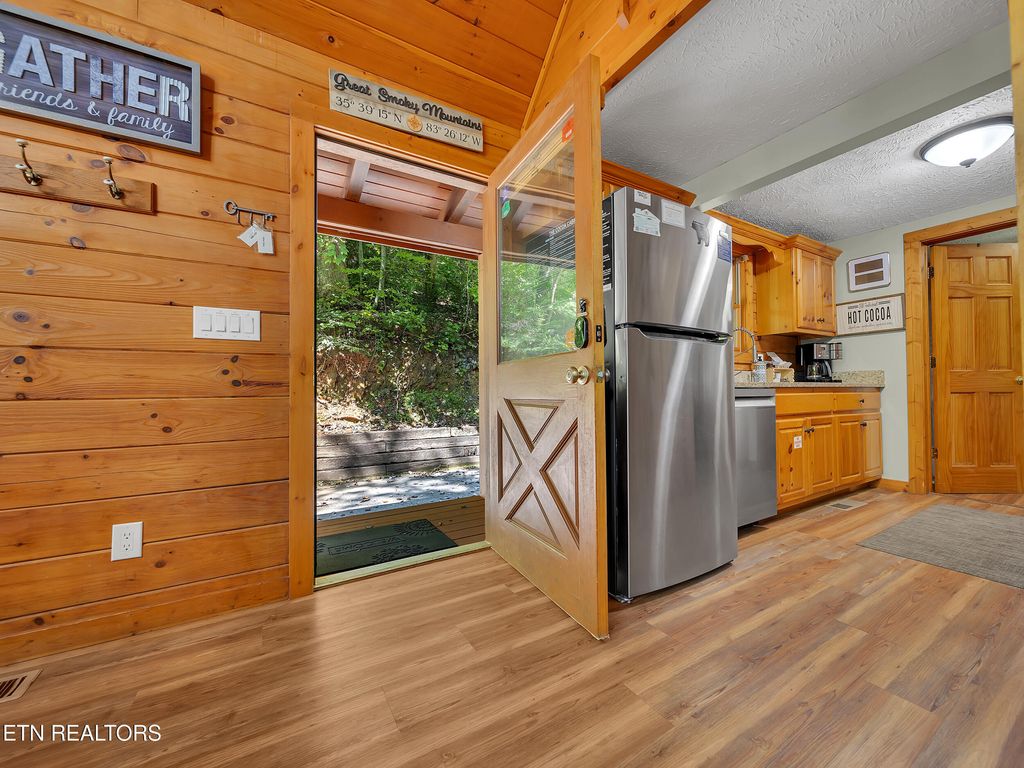 Photo of 635 Black Bear Falls Way, Gatlinburg, TN 37738 (MLS # 1332104)