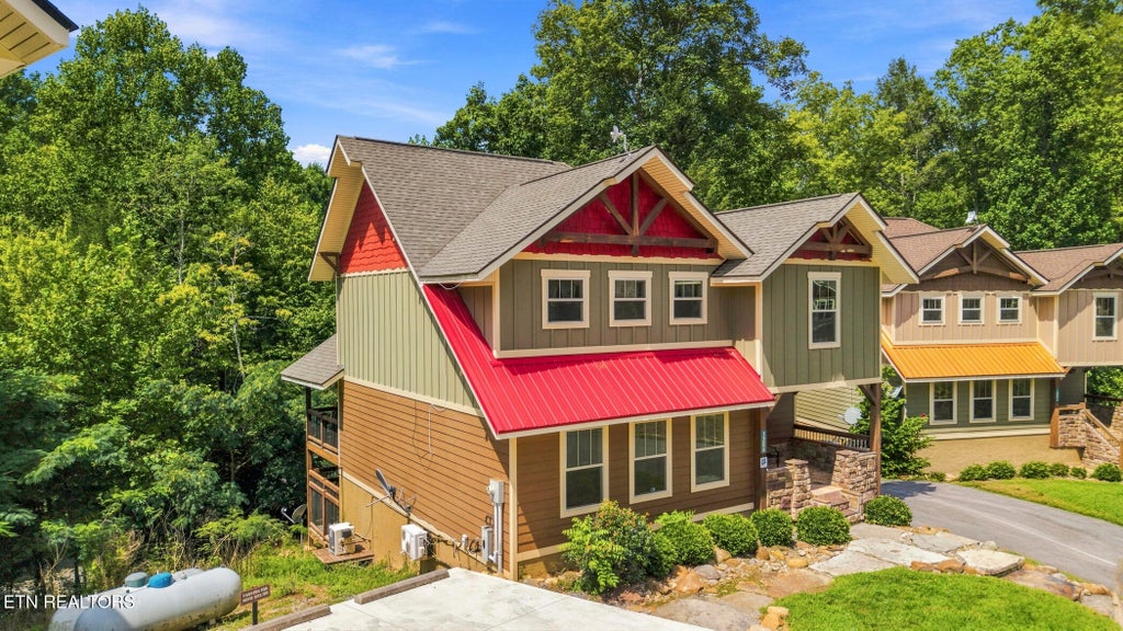 Photo of 1206 Bianca Way, Gatlinburg, TN 37738 (MLS # 1352620)