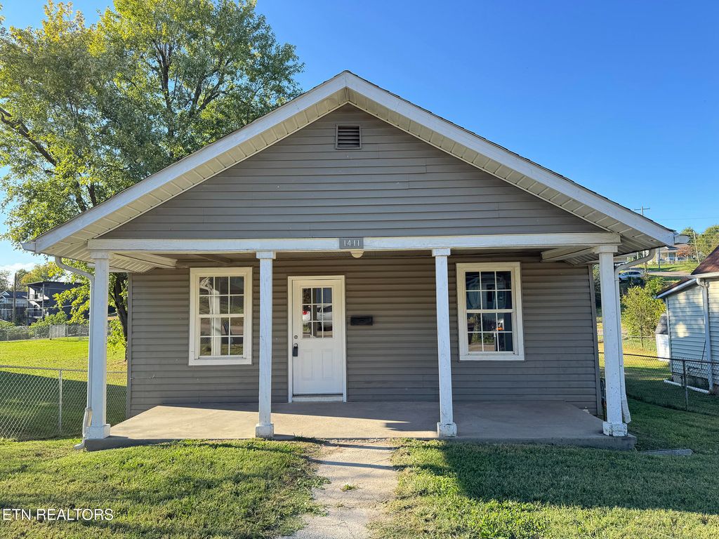 Photo of 1411 Brookside Ave, Knoxville, TN 37921 (MLS # 1318265)