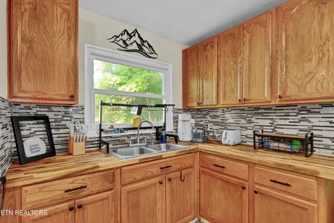 Tiny photo for 604 Florida Ave, Oak Ridge, TN 37830 (MLS # 1358043)